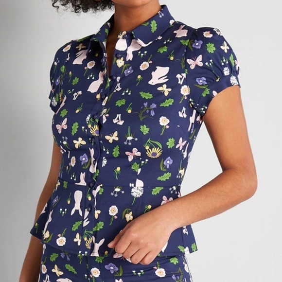 𝅺ModCloth x Collectif Joys of Spring Enchanted Meadow Button-Up Blouse - Picture 1 of 11